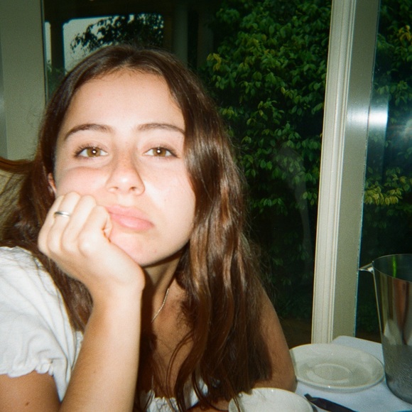 Profile Picture of Julie Epshteyn (@julie_epsh) on Poshmark