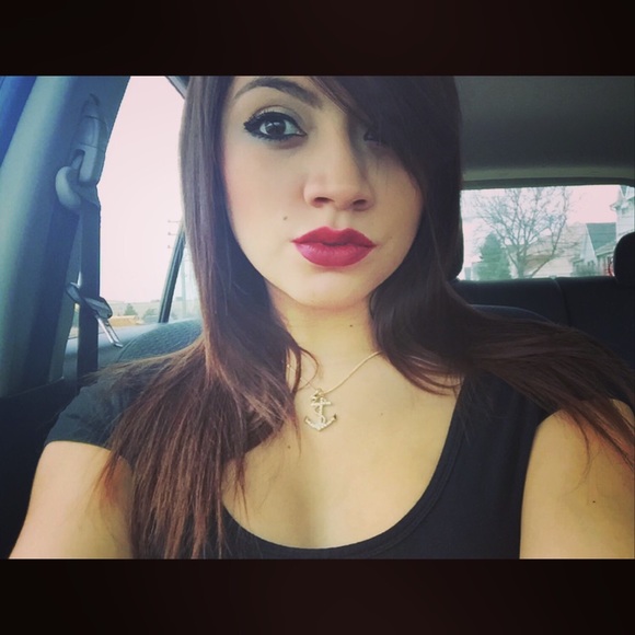 Profile Picture of Nancy Medina (@nmedina0214) on Poshmark