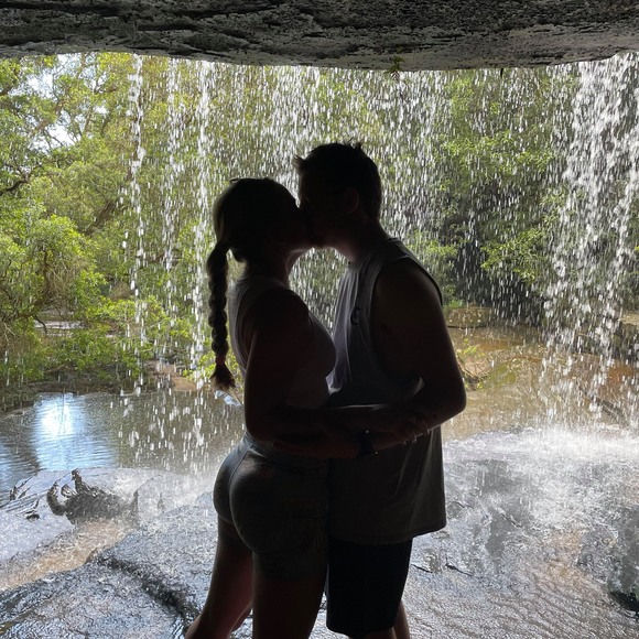 Profile Picture of Mackenzie James (@kenzjames02) on Poshmark