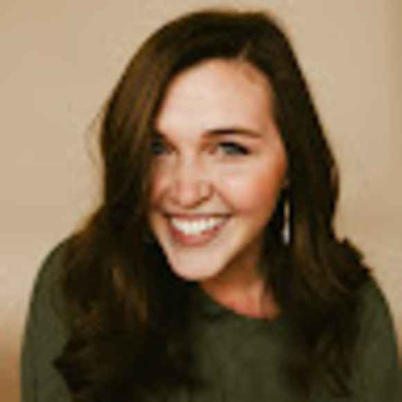 Profile Picture of Ali Whitby (@aliwhitbyphoto) on Poshmark
