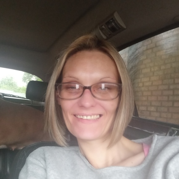 Profile Picture of Leigh ann Bernau (@bernau40) on Poshmark