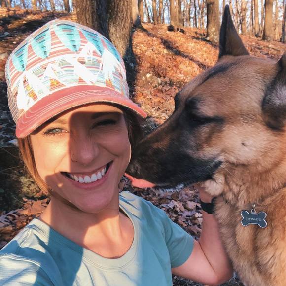 Profile Picture of Christina Chastain (@chrisechastain) on Poshmark