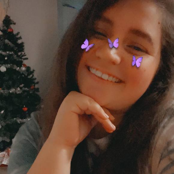 Profile Picture of Marrie Espersen (@marriefavorite) on Poshmark