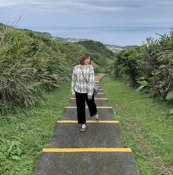 Profile Picture of Chien Ling (@kitty840715tina) on Poshmark