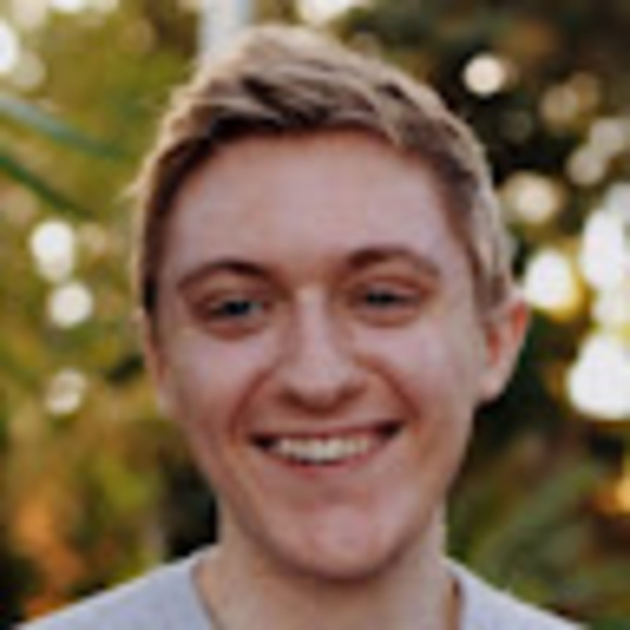 Profile Picture of Shawn Makulec (@shawnmak) on Poshmark