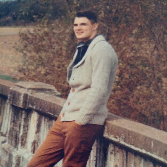 Profile Picture of Zach Craiger (@zach1828) on Poshmark