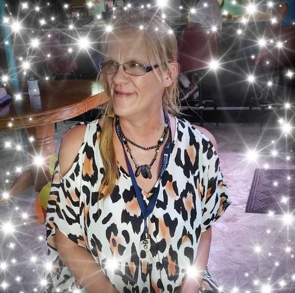 Profile Photo of Rhonda Blevins (@blevinsstone68) on Poshmark