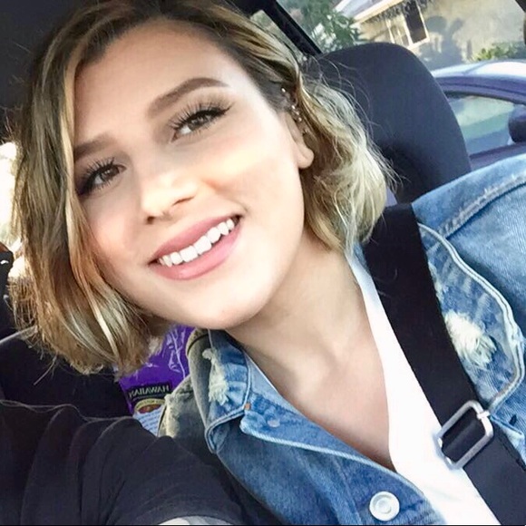 Profile Picture of Brianna Melendrez-heraz (@briirex) on Poshmark