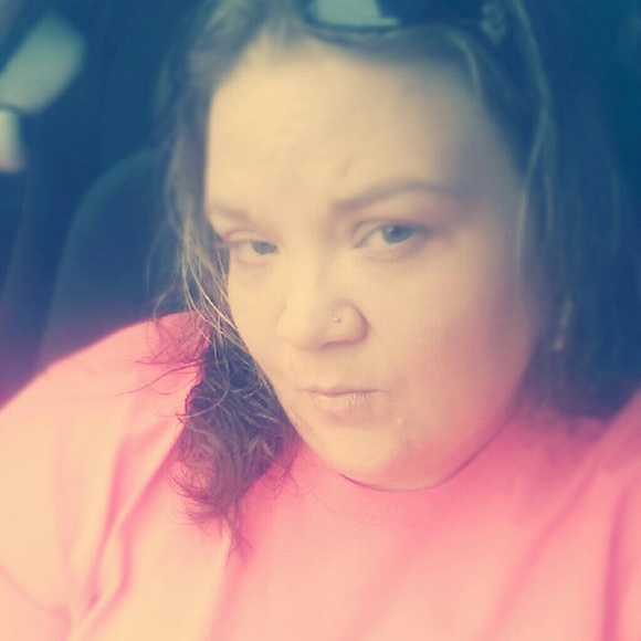 Profile Picture of Rebecca Holt (@dolphineblue65) on Poshmark