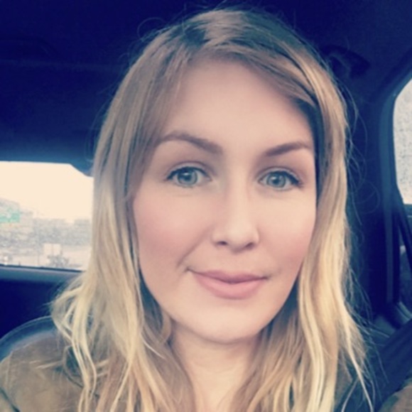Profile Picture of Joy Pearson (@newjoypearson) on Poshmark
