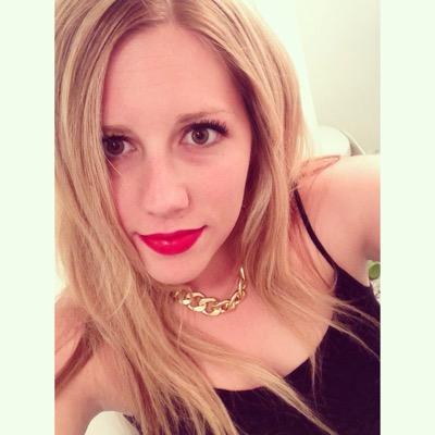 Profile Picture of Hillary Foster (@hillfoster) on Twitter
