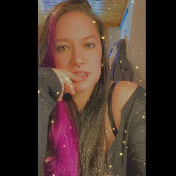 Profile Picture of Casey Haynes (@cbeauregard94) on Poshmark