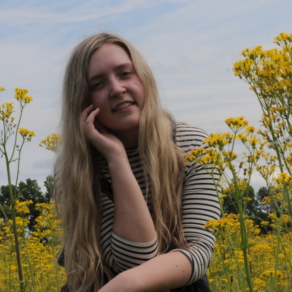 Profile Picture of Mari Stankovsky (@maristankovsky) on Poshmark