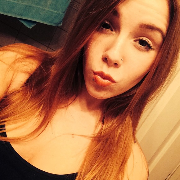 Profile Picture of Mikaela Dehaven (@mikaela2103) on Poshmark