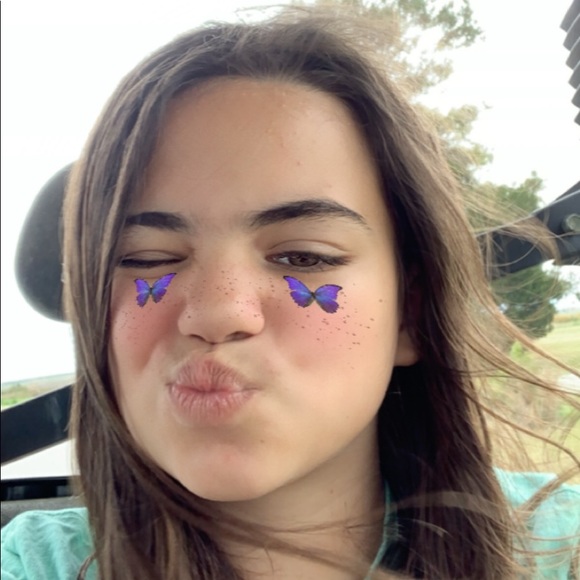 Profile Picture of Carly Carawan (@carly_gray235) on Poshmark