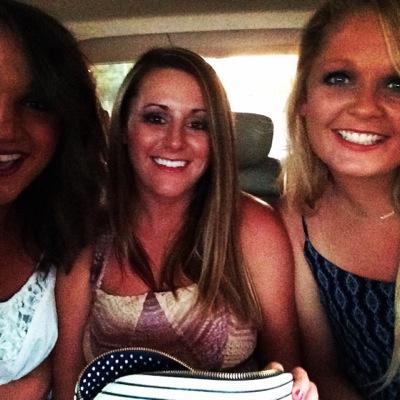 Profile Picture of Cara Moody (@c_moods) on Twitter