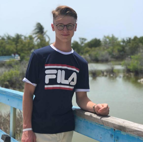 Profile Picture of Thomas Frechette (@thomasfrechette) on Poshmark
