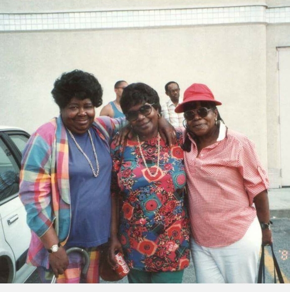 Profile Picture of Karen Blacknell (@kblacknell1) on Poshmark