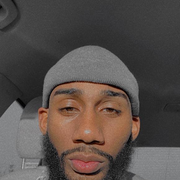 Profile Picture of Devin Reid (@phun23) on Poshmark