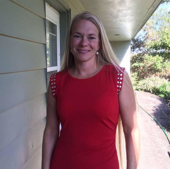 Profile Picture of Gretchen Heinzman (@gheinzman) on Poshmark
