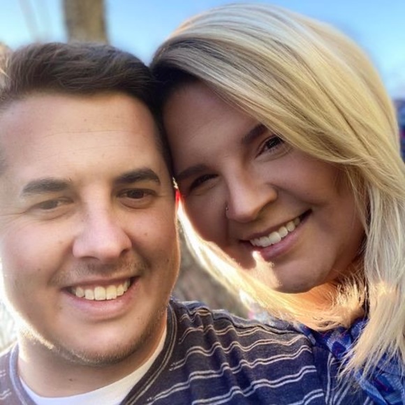 Profile Picture of Amber Mazzone (@mazzonea210724) on Poshmark