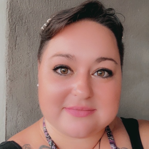 Profile Picture of Brittany Frenier (@brittanyfrenier) on Poshmark