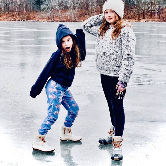 Profile Picture of Erin Quinn (@elquinn1234) on Poshmark