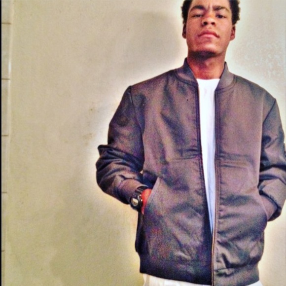 Dominic Coleman - Poshmark Profile Picture of Dominic Coleman (@movalp3) on Poshmark