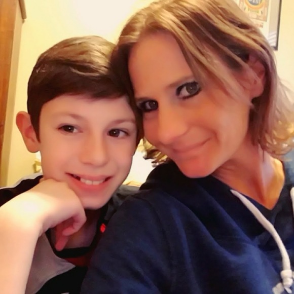 Profile Picture of Brandy Vanleer (@brandyvanleer) on Poshmark