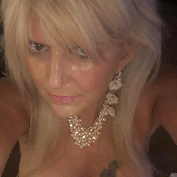 Profile Picture of Jo Dee (@jodee2274) on Poshmark