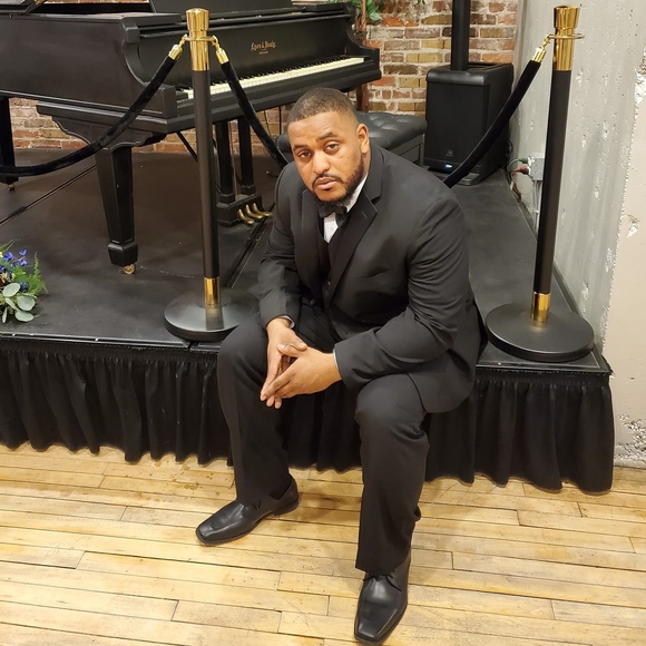 Profile Picture of Charles Pugh (@chuckpugh0912) on Poshmark