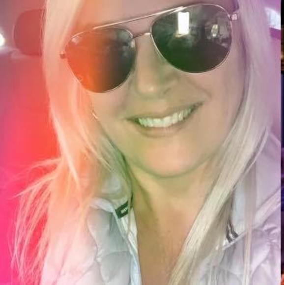 Profile Picture of Penelope penny Holmes (@pennypage1999) on Poshmark