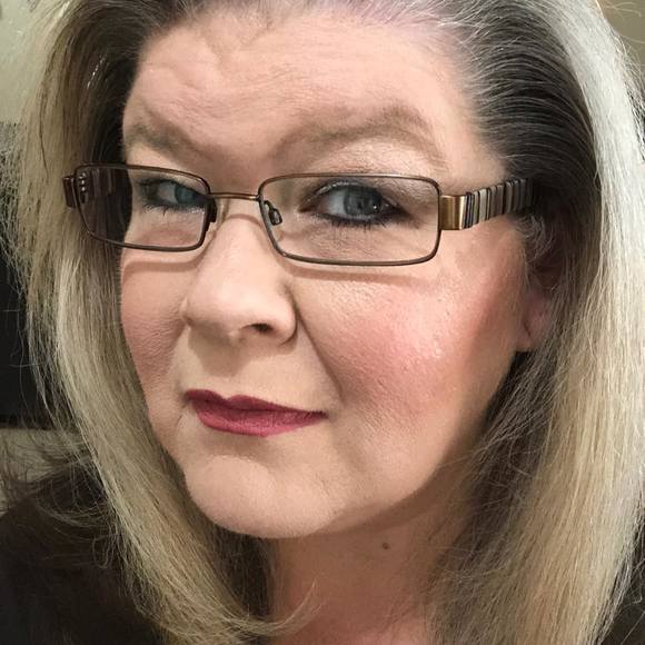 Profile Picture of Kristin Schleier kellogg (@connorianmom) on Poshmark