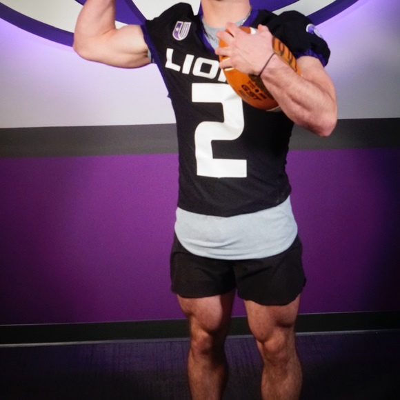 Profile Picture of Michael Palmer (@mpalmer53) on Poshmark