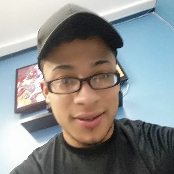 Profile Picture of Ricky Duval (@rickyrd36) on Poshmark