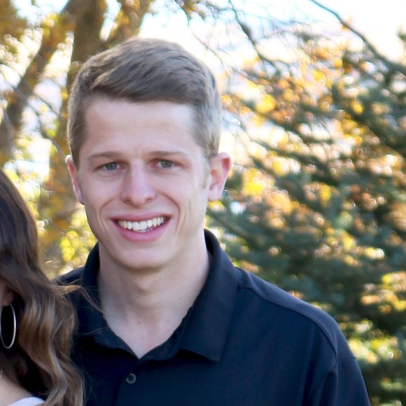 Profile Picture of Josh Lythgoe (@lythgoe27) on Poshmark