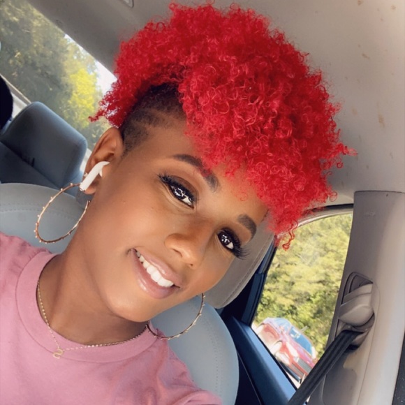 Profile Picture of Sharazi Harris (@sharazi_harris) on Poshmark