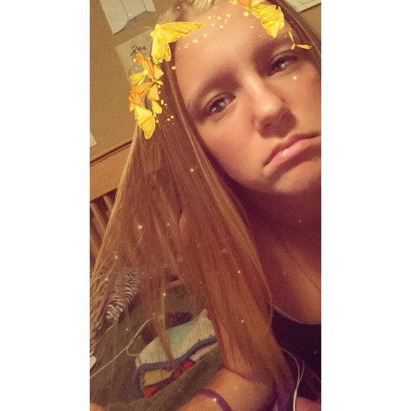 Profile Picture of Jordyn Neidecker (@jordynneidecker) on Poshmark