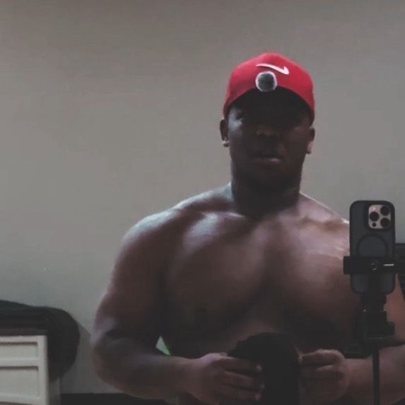 Profile Picture of Joël | lifestyle & Fitness (@joelhimself_) on Tiktok