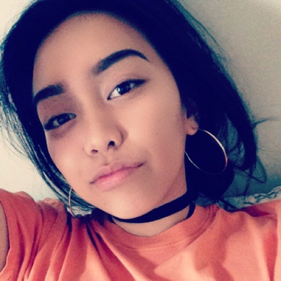 Profile Picture of Lauren Tordera (@laurentordera) on Poshmark