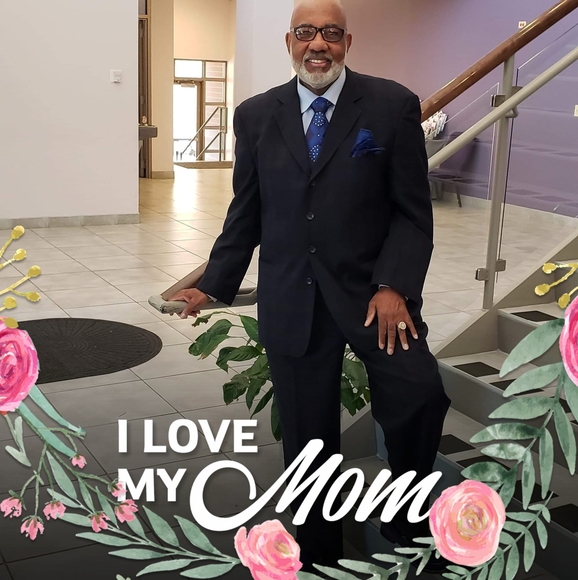 Profile Picture of Vincent Harper (@vincent_harper) on Poshmark