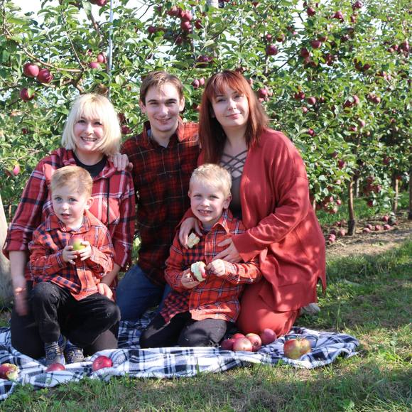 Profile Picture of Dasha Kraskina (@dariaz) on Poshmark