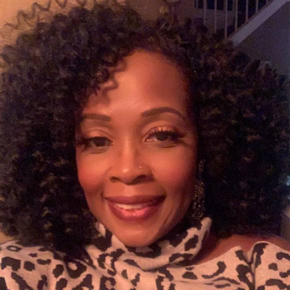 Profile Picture of Chanda Thomas (@chandajeanlouis) on Poshmark