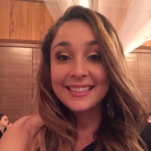 Profile Picture of Jennifer Visicaro (@jvisicaro) on Poshmark