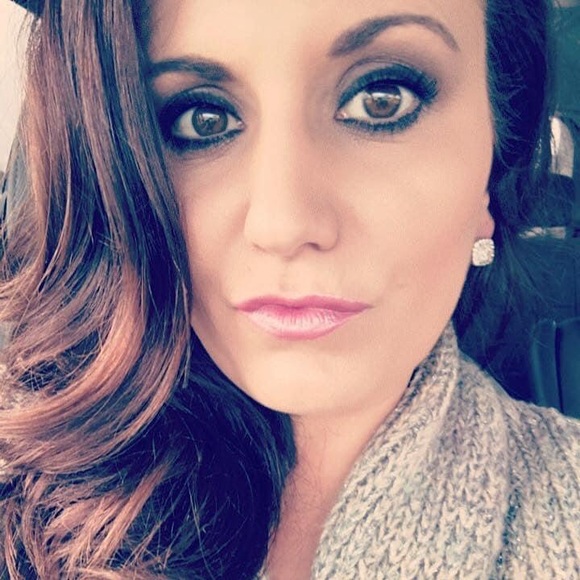 Profile Picture of April Cooling (@aprilschuler) on Poshmark