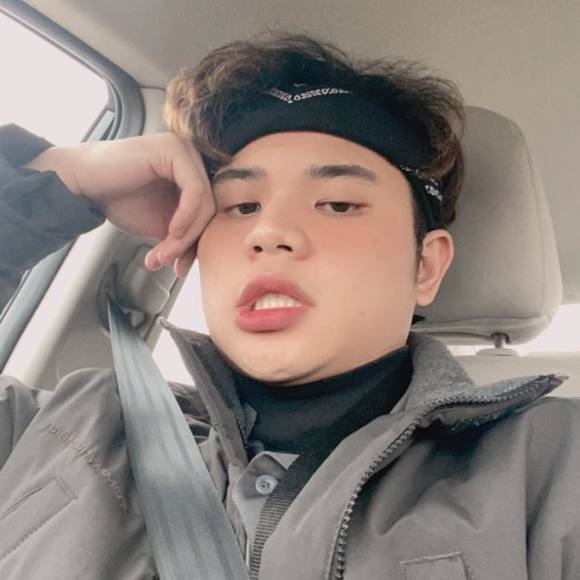 Profile Picture of Paul Damiles (@pdamiles) on Poshmark