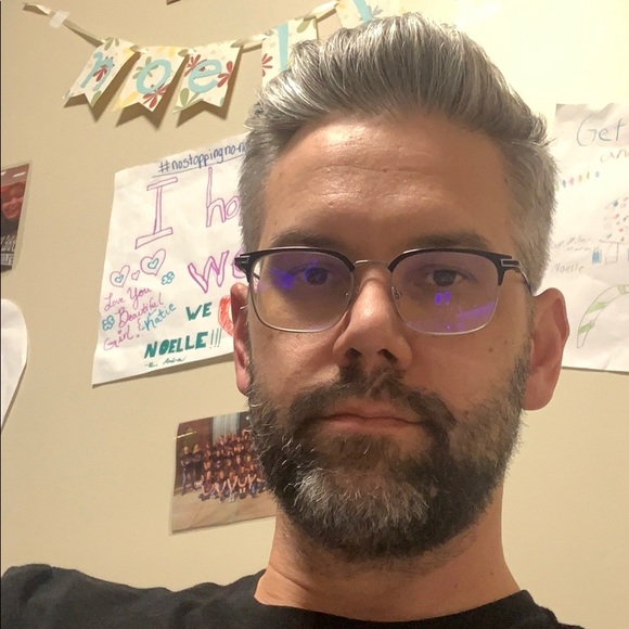 Profile Picture of Jeffrey Scott (@jeffreyscott745) on Poshmark