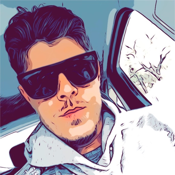 Profile Picture of Nicholas Valdez (@flipv32) on Poshmark