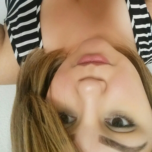 Profile Picture of Brenda Mascorro (@mascorro09) on Poshmark