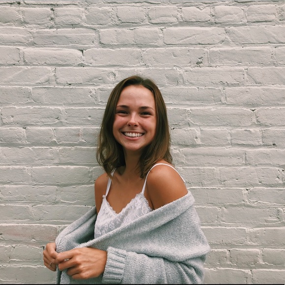 Profile Picture of Victoria Holbrook (@v_holbrook) on Poshmark